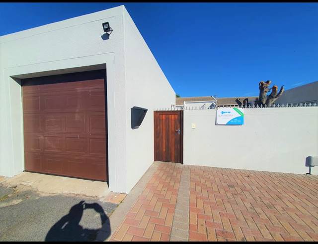 2 BEDROOM HOUSE FOR SALE IN GLENWOOD